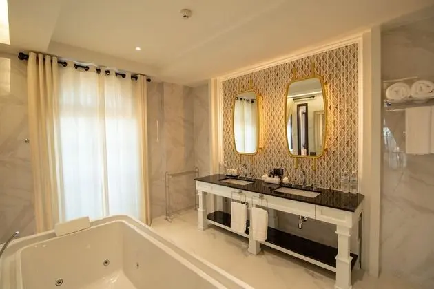 Deluxe Penthouse A4