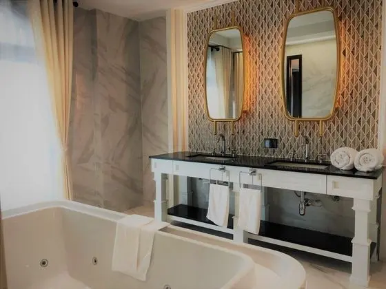 Deluxe Penthouse A4