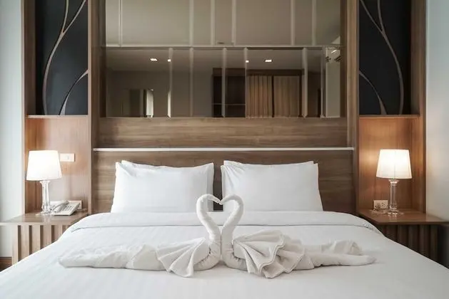 1 King Bed Street View