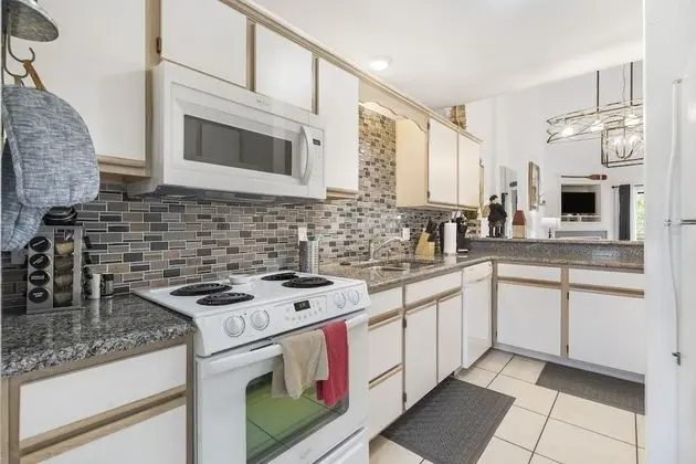Daire, 3 Yatak Odası, Balkon, Bahçe Manzaralı