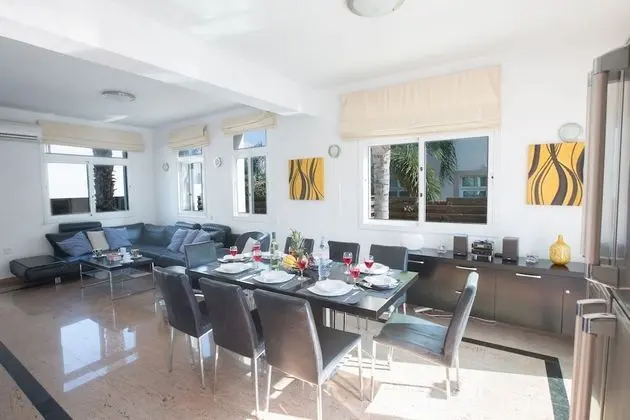 Villa, 4 Yatak Odası, Balkon