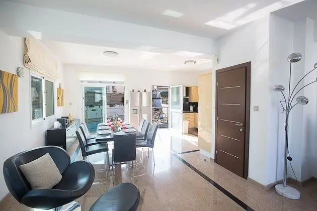 Villa, 4 Yatak Odası, Balkon