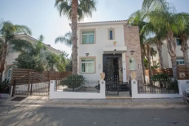 Villa, 4 Yatak Odası, Balkon