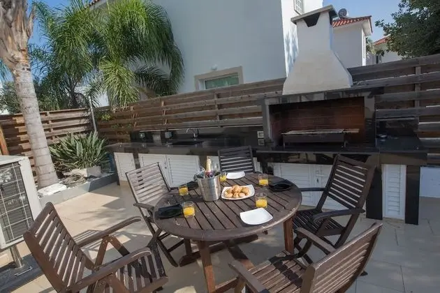 Villa, 4 Yatak Odası, Balkon