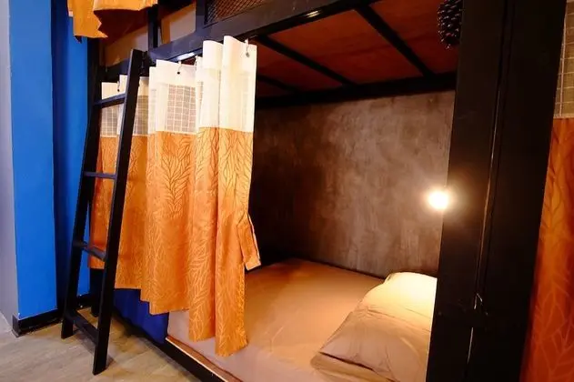 6-Bed Female Dormitory Room