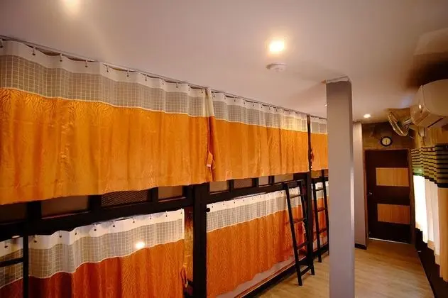 6-Bed Female Dormitory Room