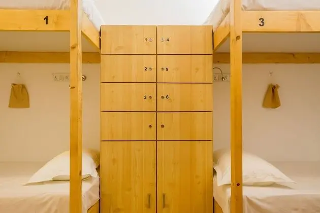 One bed in a 8 Bed Female Dorm