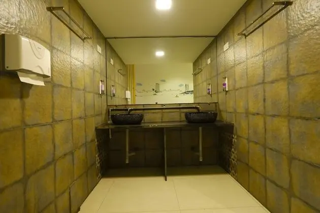 One bed in a 8 Bed Female Dorm