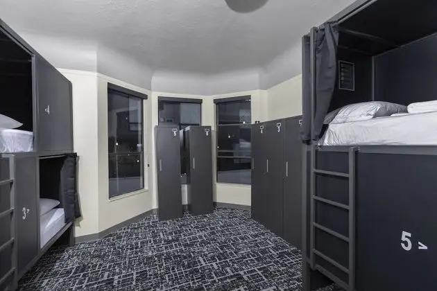 Economy Class Pod in 6 Bed Female Dorm