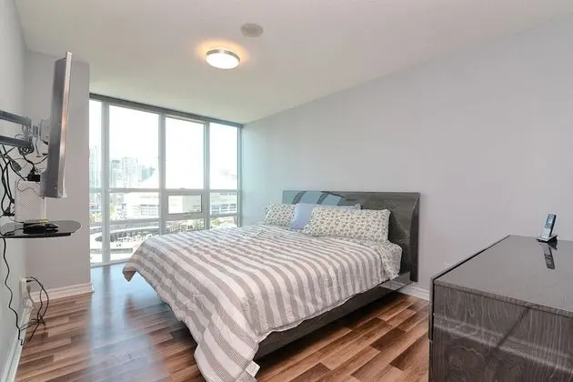 Çatı Katı Süiti (Penthouse), 3 Yatak Odası, 2 Banyolu (CN Tower view)