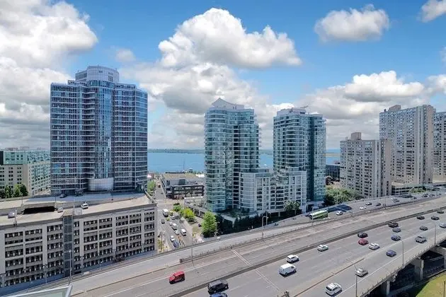 Çatı Katı Süiti (Penthouse), 3 Yatak Odası, 2 Banyolu (CN Tower view)