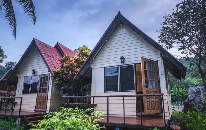 Bungalow with River View