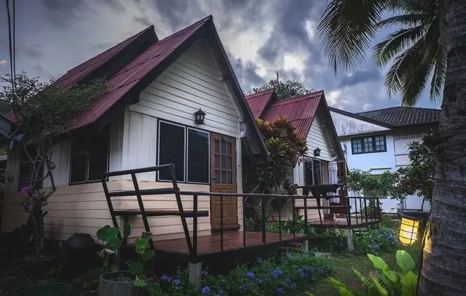 Bungalow with River View