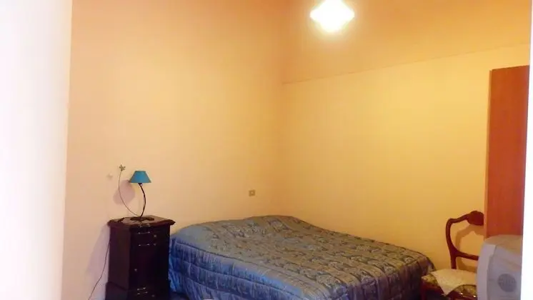 Üç Kişilik Oda, Ortak Banyo