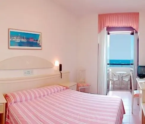 Tek Büyük Yataklı Oda, Deniz Manzaralı