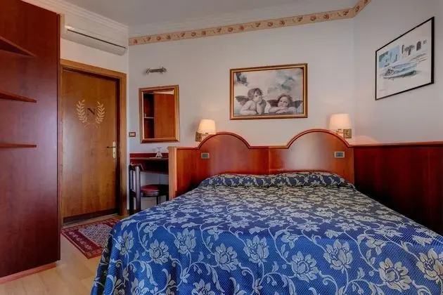 Standard Tek Kişilik Oda, Teras, Kısmi Deniz Manzaralı