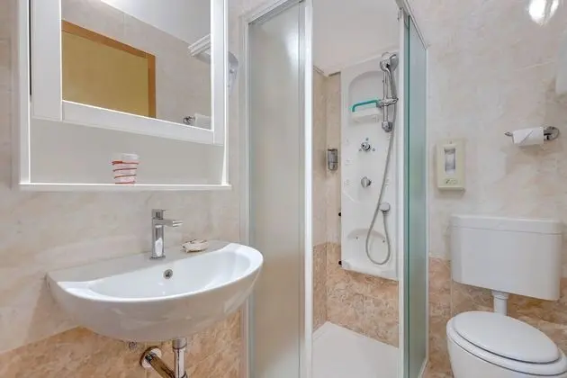 Standard Tek Kişilik Oda, Teras, Kısmi Deniz Manzaralı
