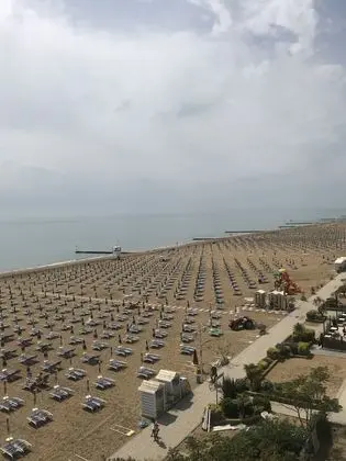 Standard Tek Kişilik Oda, Teras, Kısmi Deniz Manzaralı