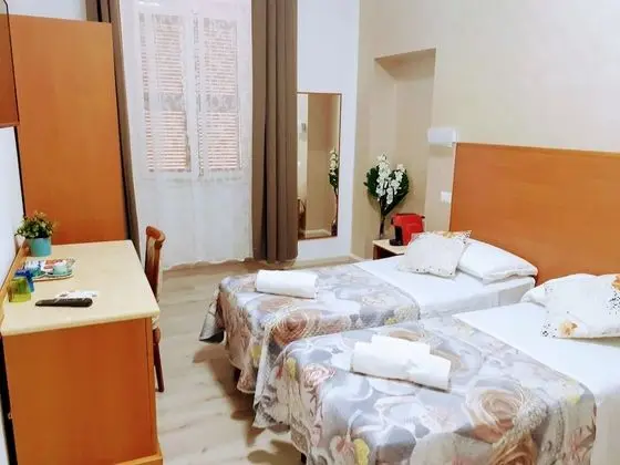 Standard Tek Büyük veya İki Ayrı Yataklı Oda