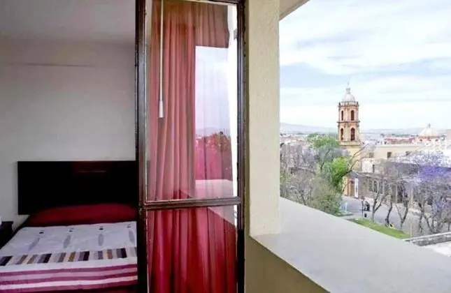 Tek Büyük Yataklı Oda, 2 Çift Kişilik Yatak