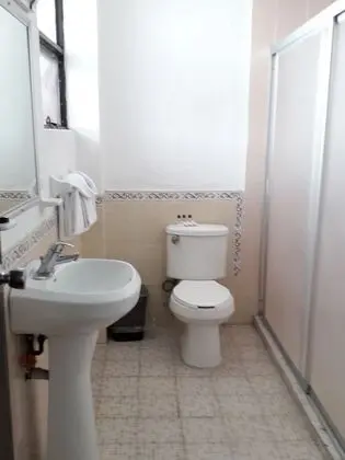 Tek Büyük Yataklı Oda, 2 Çift Kişilik Yatak