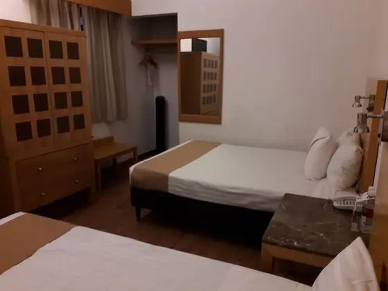 Üç Kişilik Oda, 1 Yatak Odası