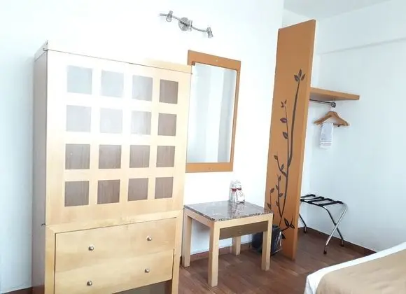 Üç Kişilik Oda, 1 Yatak Odası