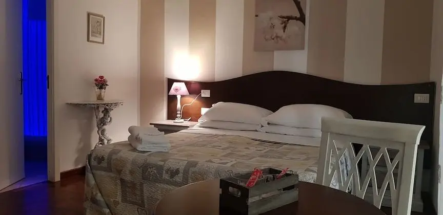 Büyük Yataklı Tek Kişilik Oda