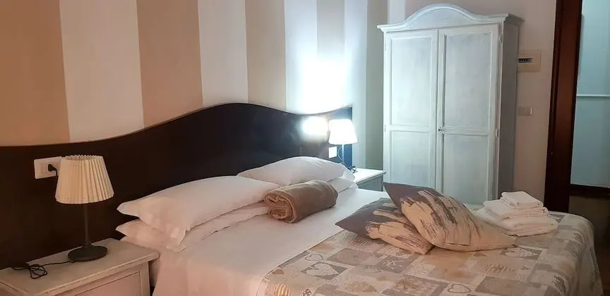 Büyük Yataklı Tek Kişilik Oda
