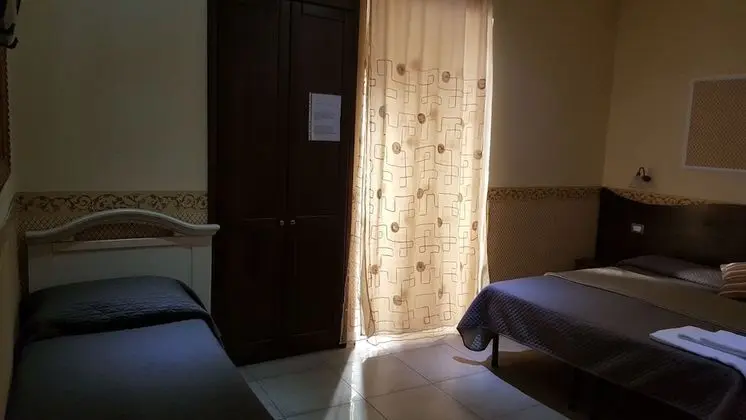 Üç Kişilik Oda
