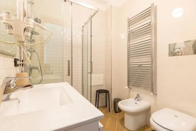 Deluxe Tek Büyük Yataklı Oda (Mergellina)