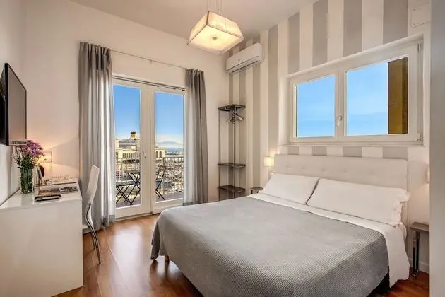 Deluxe Tek Büyük Yataklı Oda, Balkon, Deniz Manzaralı