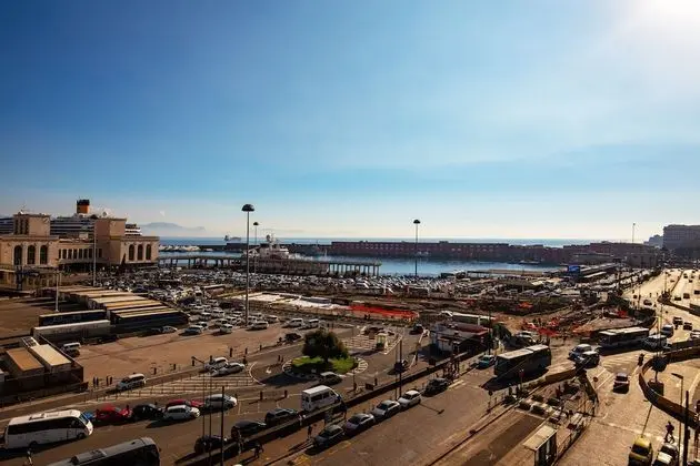 Deluxe Tek Büyük Yataklı Oda, Balkon, Deniz Manzaralı