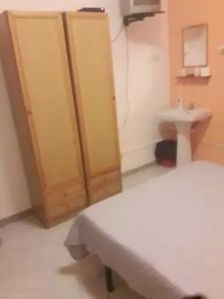 Tek Büyük Yataklı Oda, Ortak Banyo