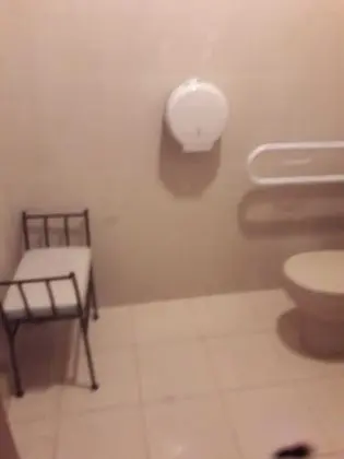 Tek Büyük Yataklı Oda, Ortak Banyo