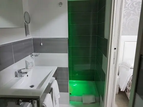 Classic Tek Büyük veya İki Ayrı Yataklı Oda