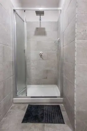 Comfort Tek Büyük Yataklı Oda (Caracciolo)