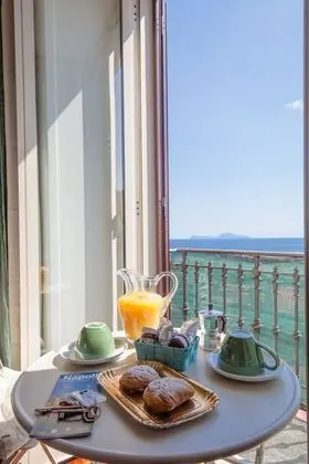 Deluxe Tek Büyük Yataklı Oda, Deniz Manzaralı