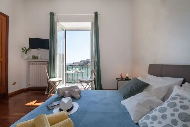 Deluxe Tek Büyük Yataklı Oda, Deniz Manzaralı