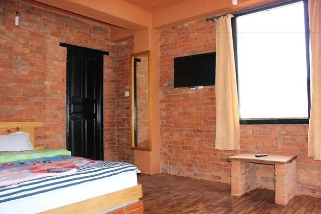 Standard Tek Büyük veya İki Ayrı Yataklı Oda, Balkon, Göl Manzaralı