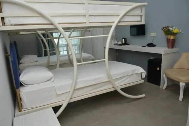 Dört Kişilik Oda, Şehir Manzaralı