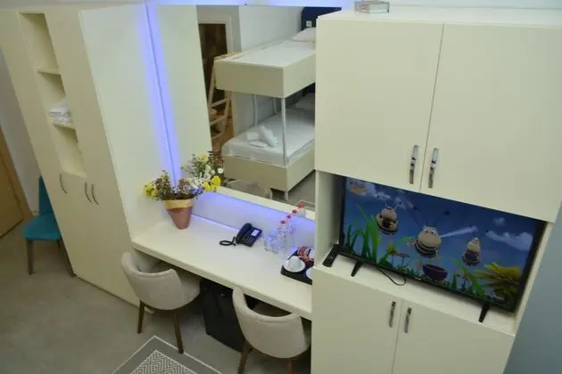 Triple, Şehir Manzaralı