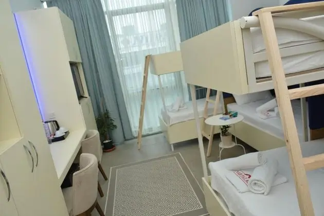 Triple, Şehir Manzaralı