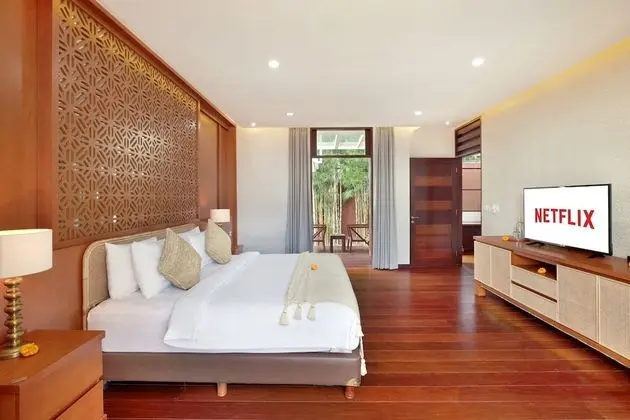 Five Bedroom Villa with Private Pool