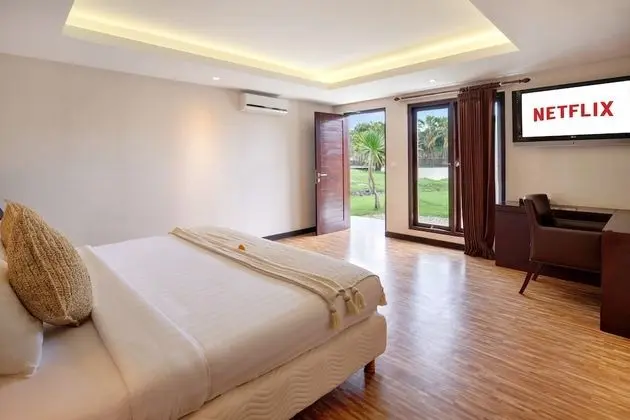 Five Bedroom Villa with Private Pool