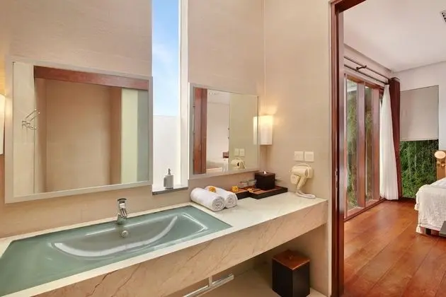 Five Bedroom Villa with Private Pool