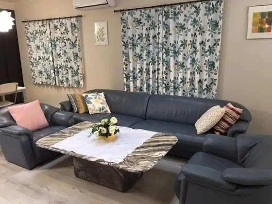 Ev (Private Vacation)