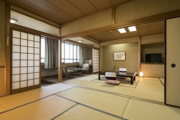 Traditional Oda, Sigara İçilmez (Japanese Style, 6 Guests, West Bldg.)