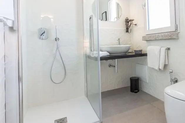 Deluxe Tek Büyük Yataklı Oda (3)