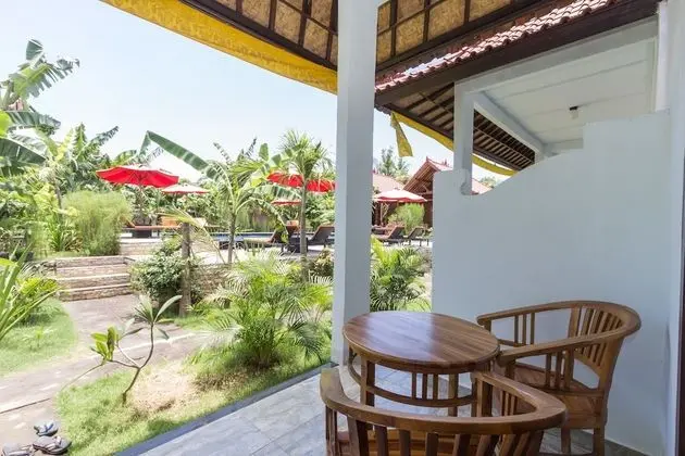 Deluxe Oda, Havuz Manzaralı